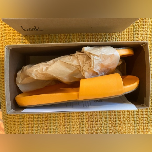 Beek Gallito Sandal size 11 in LIGHT ORANGE. - Picture 4 of 5